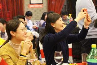 吃瓜群众忙的不亦乐乎,热议事件背后的网络狂欢现象