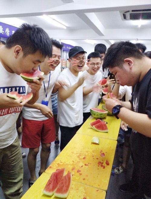 安静的当个吃瓜群众的文案,做个旁观吃瓜者