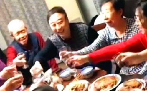 吃瓜群众赶场子视频大全,揭秘热门视频背后的狂欢现场